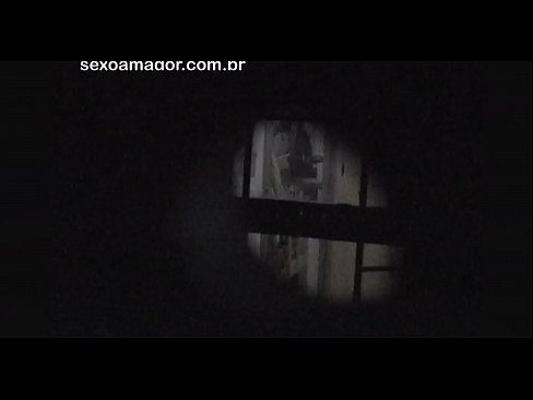 ❤️ 金发女郎被隐藏在空心砖后面的邻居偷窥者偷偷录影 Sex video﹏﹏